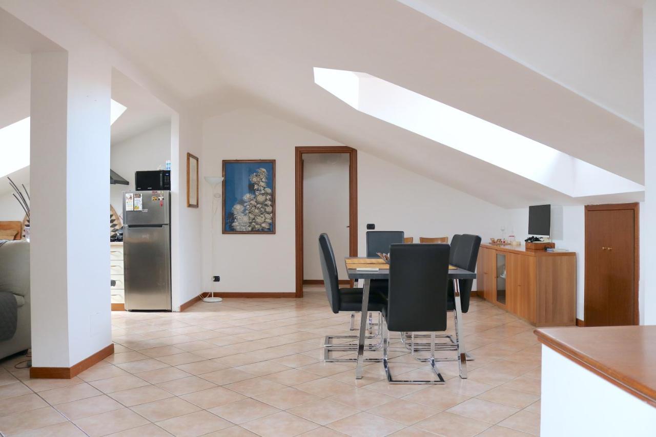 Lovely Apartment Near Canal - Via Foscolo Corsico Buitenkant foto