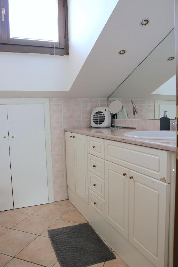 Lovely Apartment Near Canal - Via Foscolo Corsico Buitenkant foto