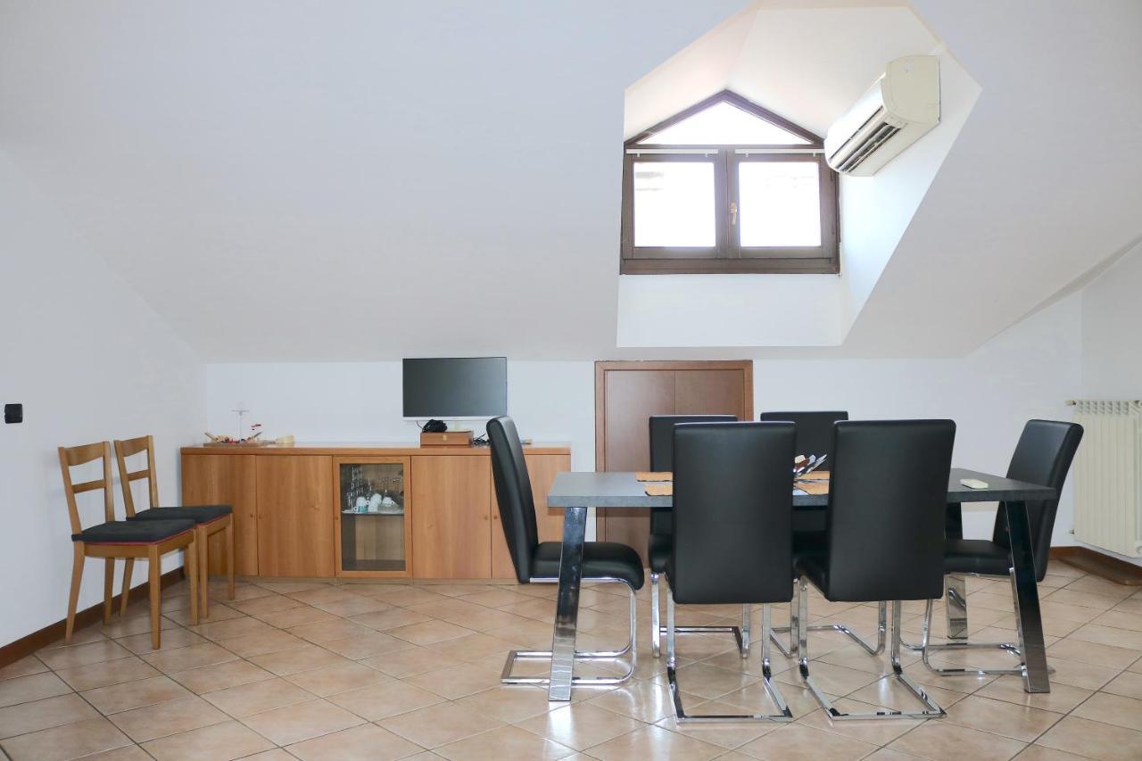 Lovely Apartment Near Canal - Via Foscolo Corsico Buitenkant foto